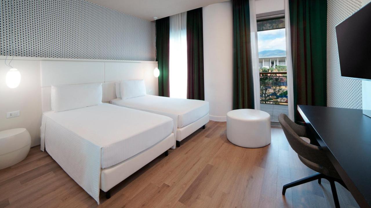 Holiday Inn Nola - Naples Vulcano Buono By Ihg Eksteriør bilde