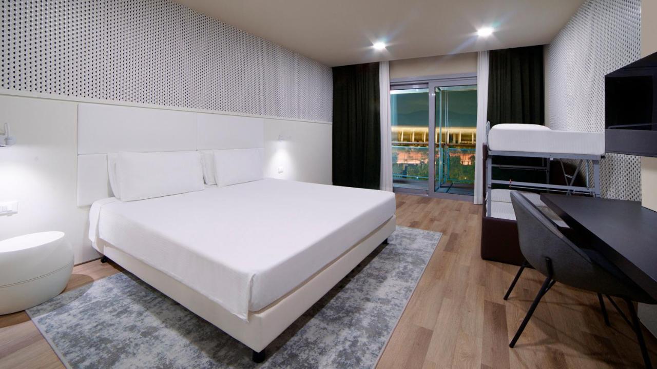 Holiday Inn Nola - Naples Vulcano Buono By Ihg Eksteriør bilde