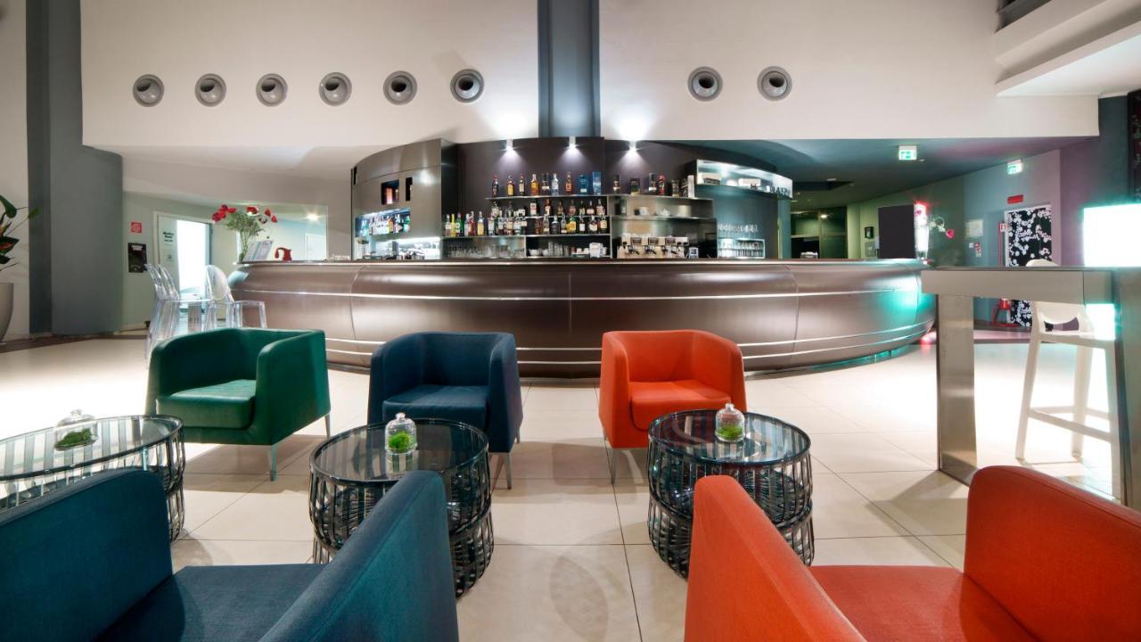 Holiday Inn Nola - Naples Vulcano Buono By Ihg Eksteriør bilde