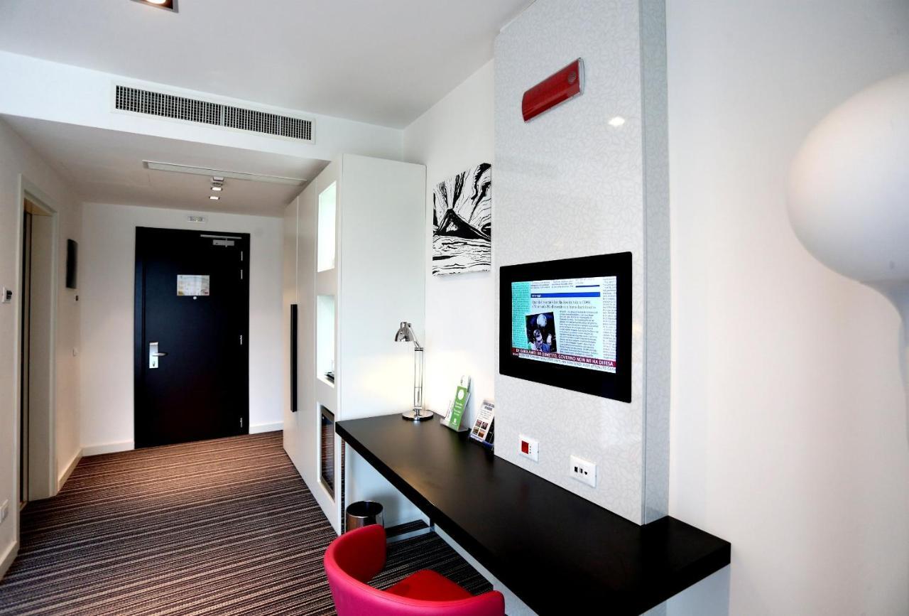 Holiday Inn Nola - Naples Vulcano Buono By Ihg Eksteriør bilde